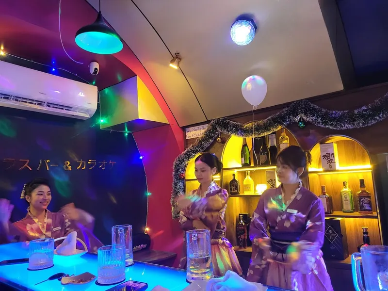 Maju Top Class Bar - lounge