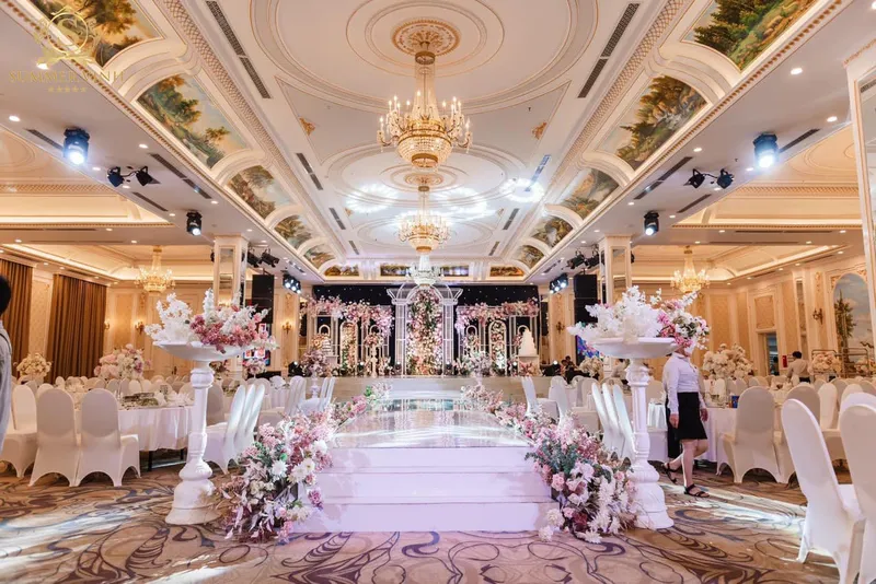 Summer Vinh Convention Center