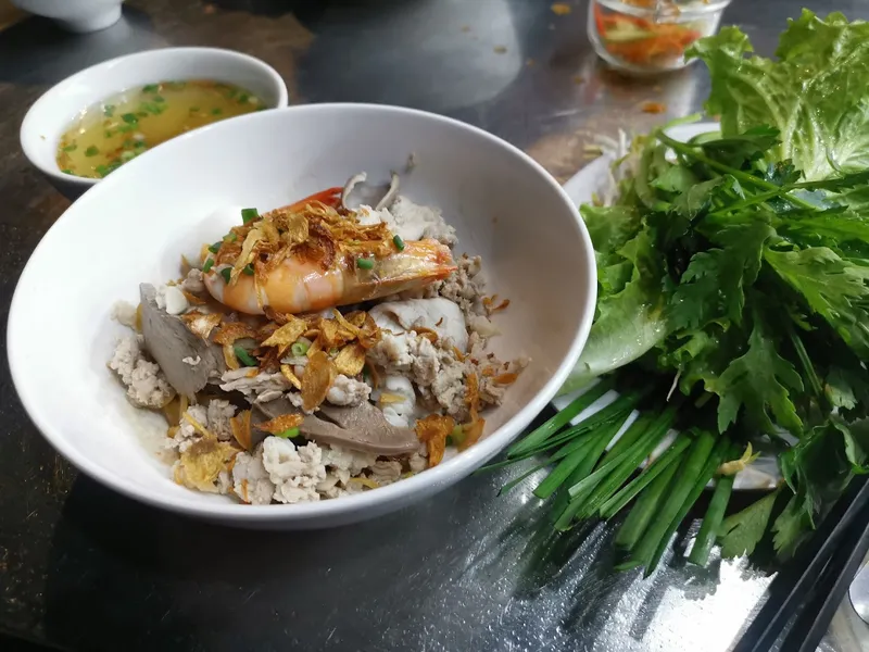Hủ tiếu Toàn Quán