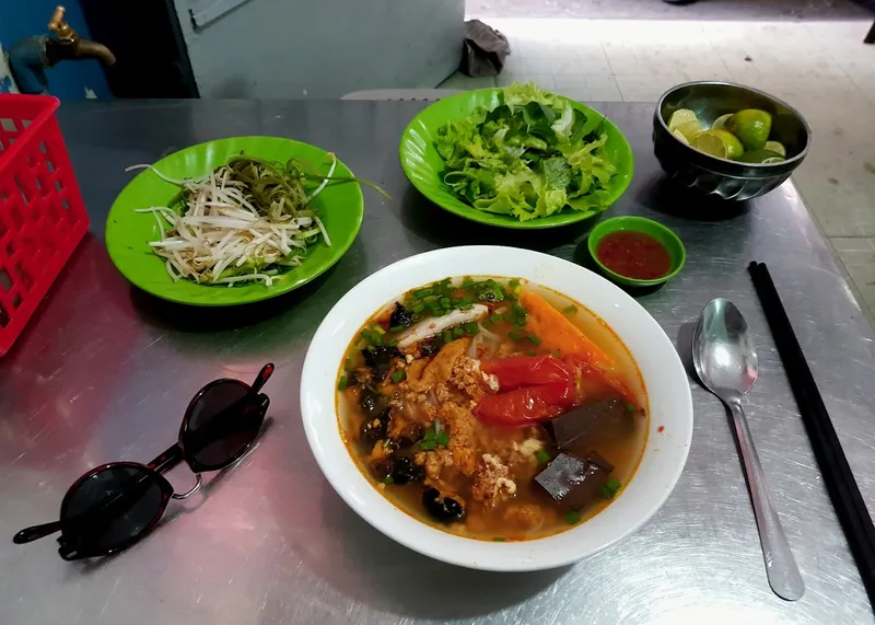 Bún riêu hẻm Ông Tiên