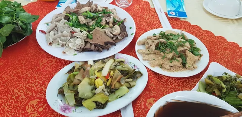 Thế Giới Gà Hải Chung
