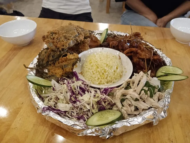 Gà Mẹt Leo Dốc