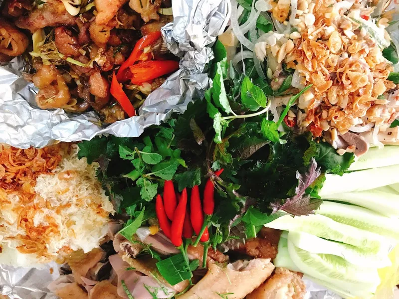 Quán Gà Già Văn Hấn