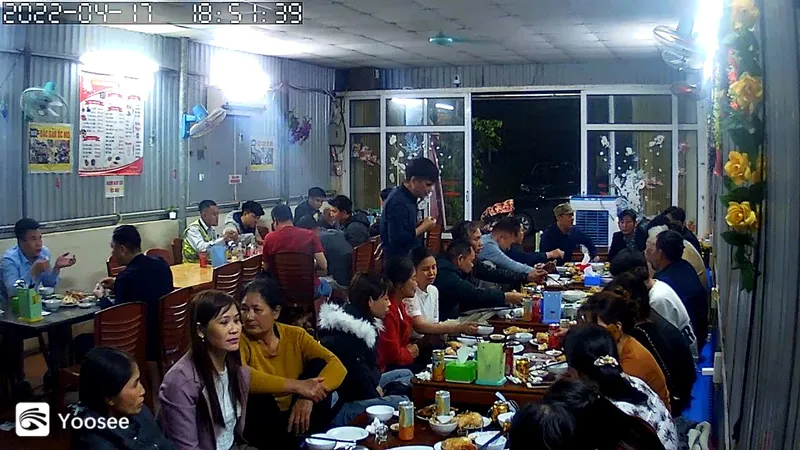 Gà tươi mạnh hoạch kiên hạnh