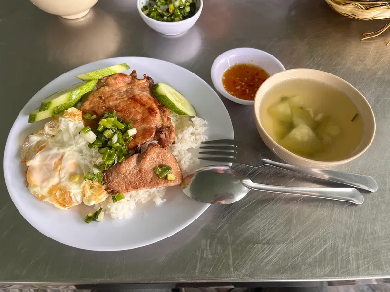 Cơm tấm Hoàng Thư 2