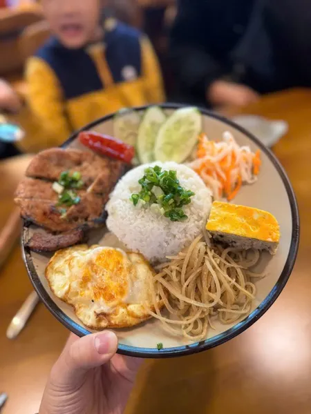 Út Linh - Cơm tấm sườn nướng Sài Gòn