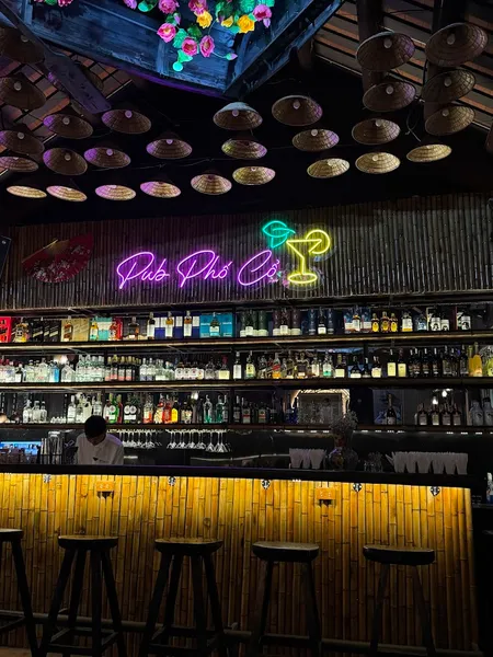 Phố Cổ Pub - Hoa Lư