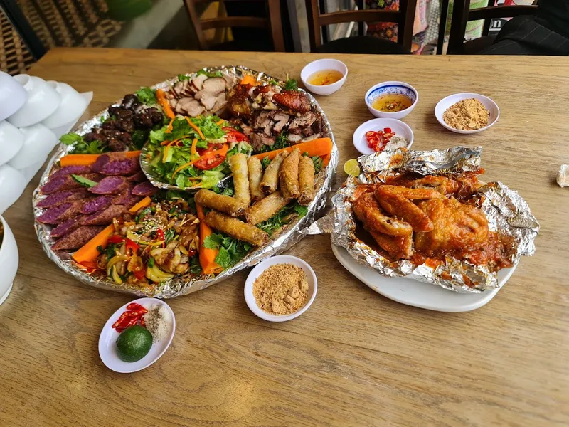 Nhà Hàng Hải Lâm SaPa