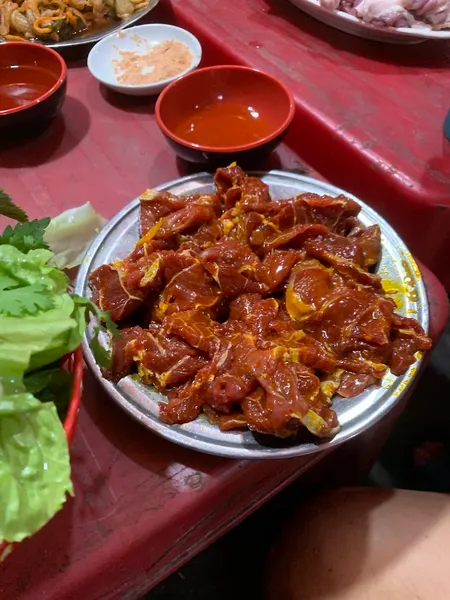 Lẩu Nướng Quang Râu