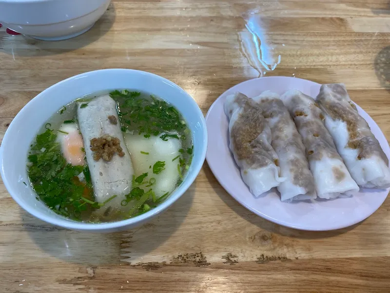 Bánh cuốn Cao Bằng - Phở vịt quay (Pì Noọng)