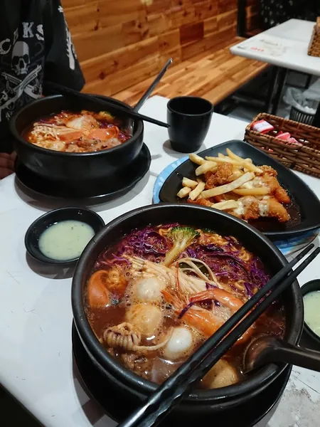 Mì cay Itada House - Ung Văn Khiêm