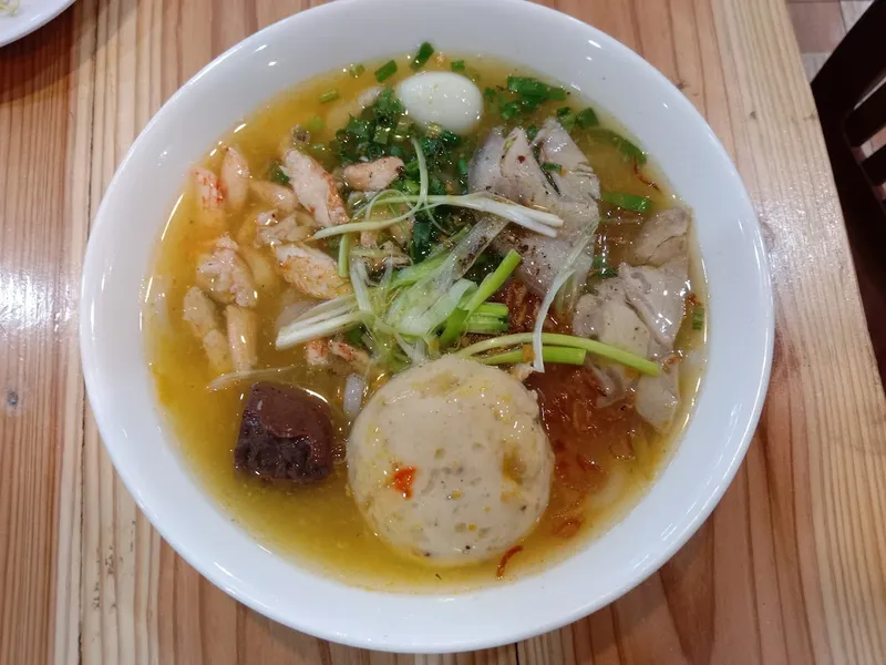 Bánh canh ghẹ 9 đủ