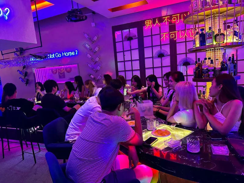YUMI Counter & Lounge