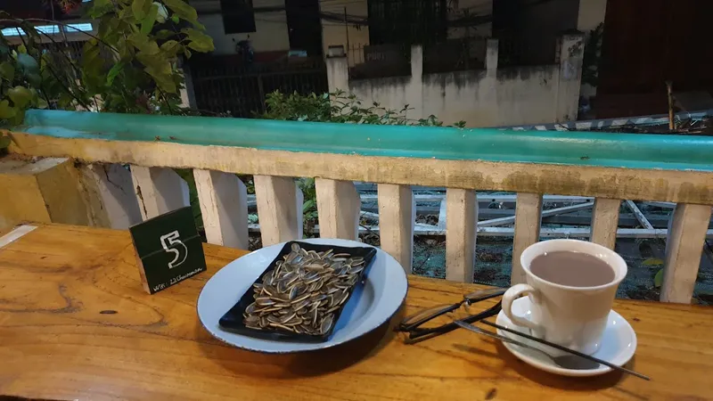 CAFE 22