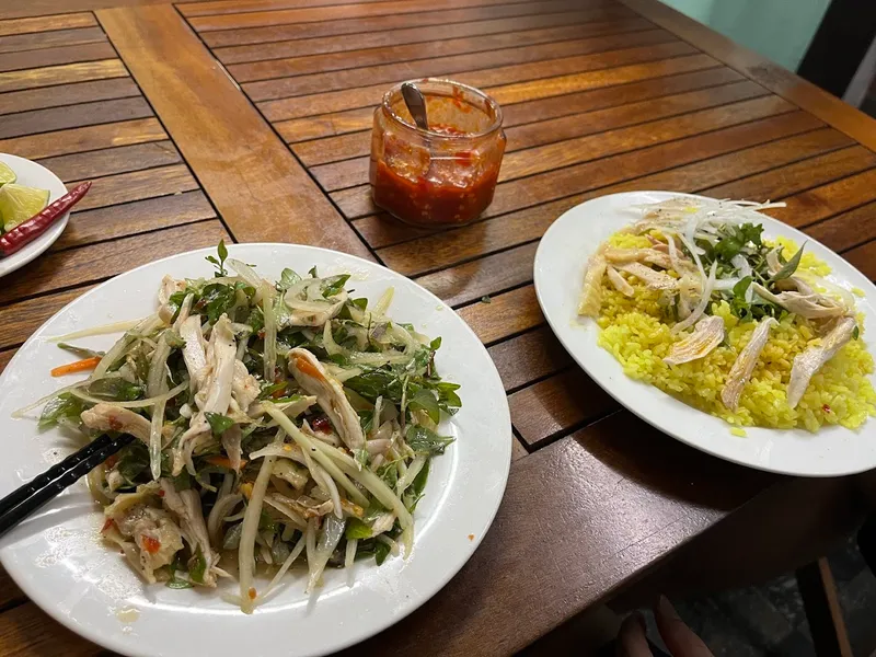 Cơm Gà Giếng Đình Hội An