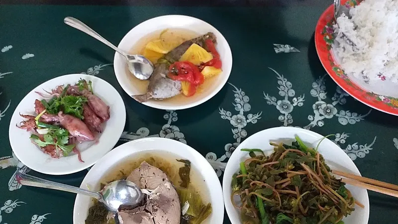 Cơm Cô Hụê