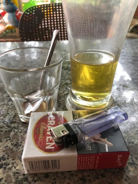 cafe sân vườn Ven Hồ