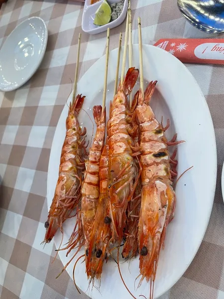 TÝ NỰ Seafood Restaurant - Nhà Hàng Hải Sản Tươi Sống Hội An