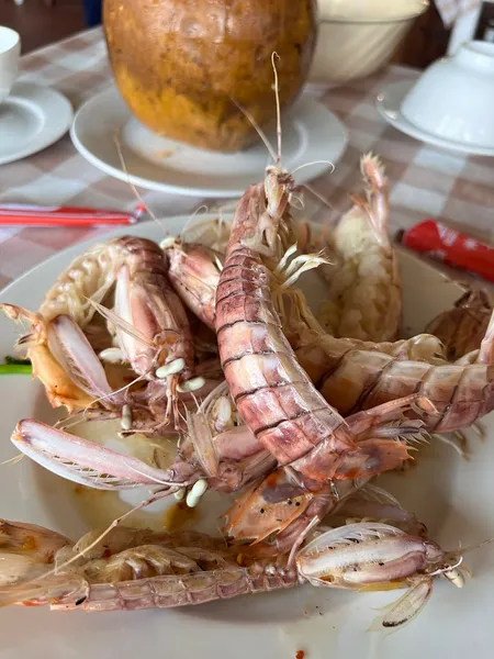 TÝ NỰ Seafood Restaurant - Nhà Hàng Hải Sản Tươi Sống Hội An