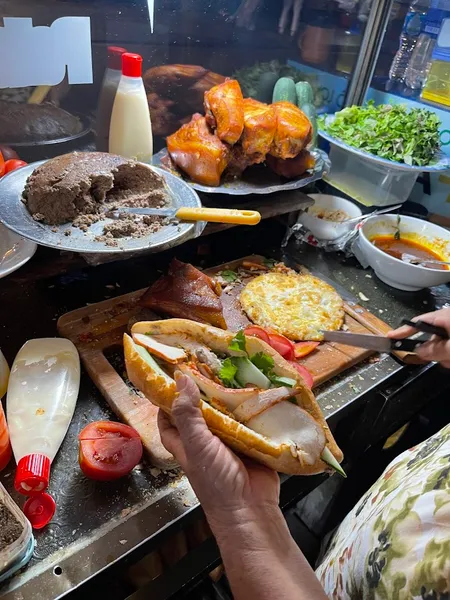 Bánh Mì Bà Nga