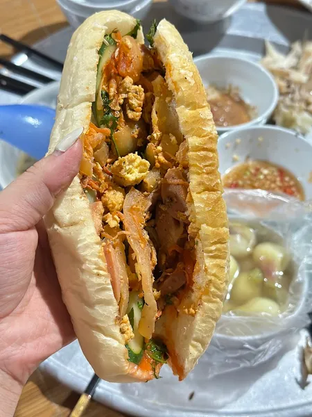 BÁNH MÌ DÂN TỔ