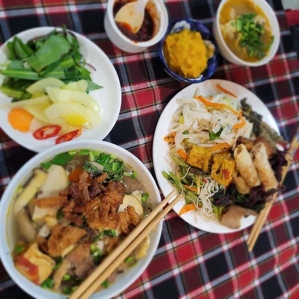 Cơm chay Thiện Tâm - Vegan Food