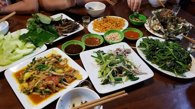 Dân Tộc Quán