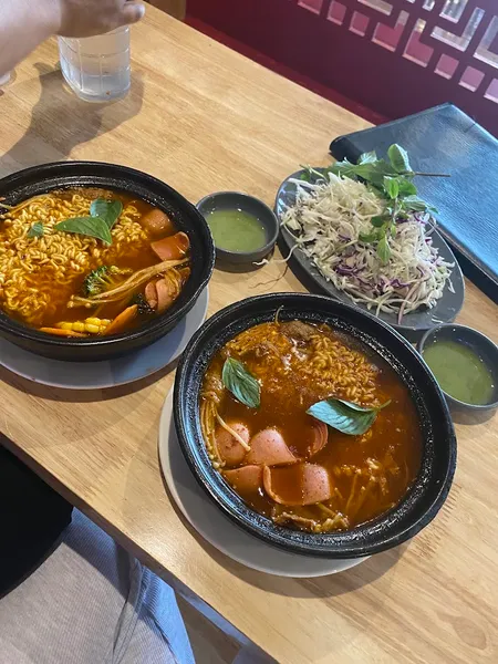MÌ CAY NAGA TÂN ĐỊNH