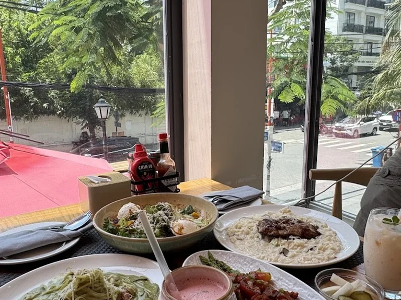 PaPis pasta pizza steak House