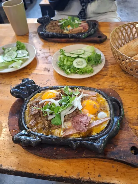 BÒ NÉ 3 NGON DI BẢO NAM - SIZZLING BEEF STEAK
