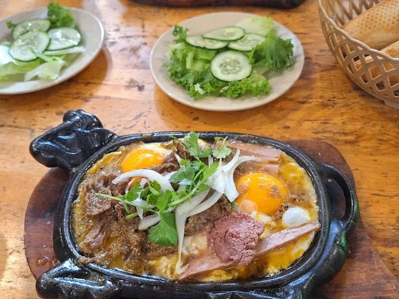 BÒ NÉ 3 NGON DI BẢO NAM - SIZZLING BEEF STEAK