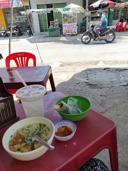 Bánh Canh Ngã Tư Tháp Chàm
