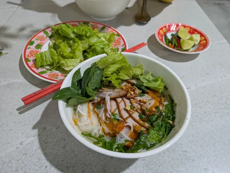 Quán Bún riêu ,Canh bún, Hủ tiếu (Mai Thi)