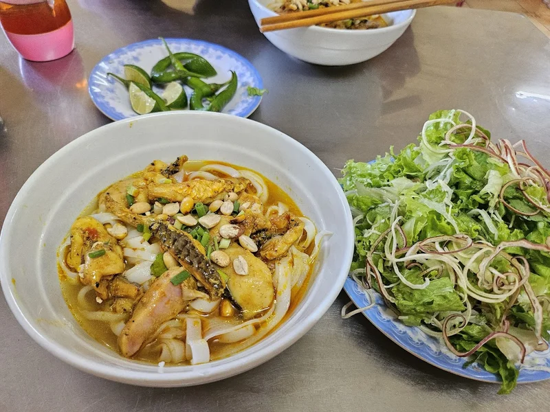 MỲ QUẢNG HỘI AN CÔ TÁM
