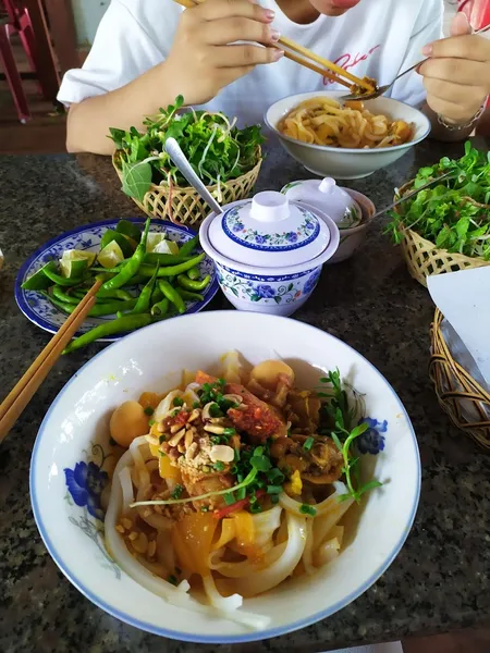 Quán Mười Mì Quảng Cao Lầu Hội An