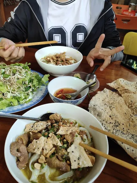 Mỳ Quảng Quỳnh Trang