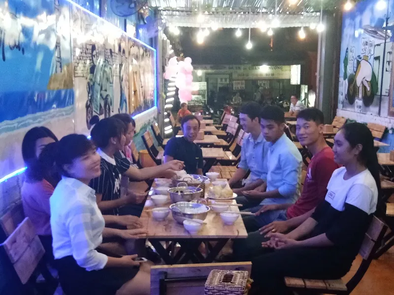 Quán Cơm Gà Ta Thùy Vy