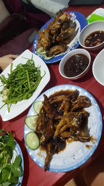 Chân gà nướng Cô Thủy
