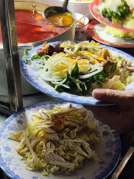 Cơm gà Hương - Kiệt Sica