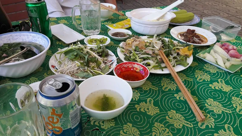 Nhà Hàng Cơm Gà Bà Luận Tam Kỳ