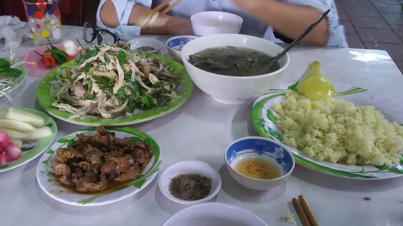 Com ga quang nam- Cơm gà Lộc Vừng