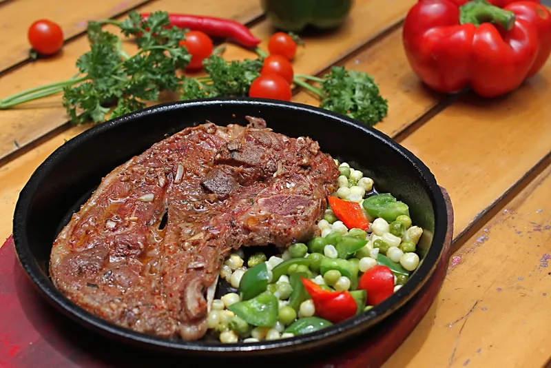 Bò+ Beefsteak - Vị Bò Năm Châu (Quận 2)