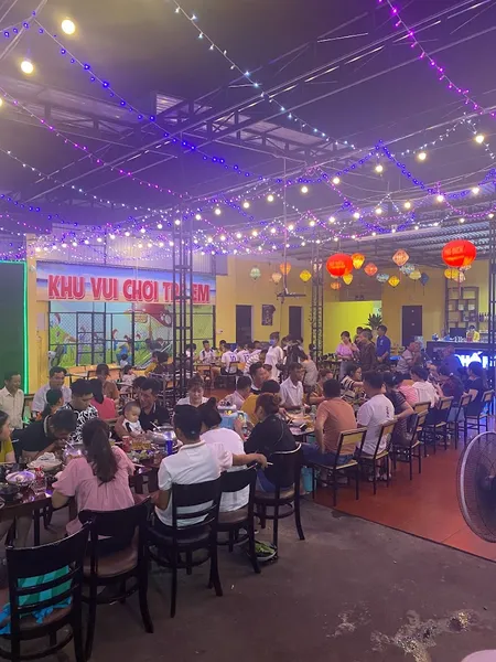 Hải Sản Tươi Sống Phố Biển