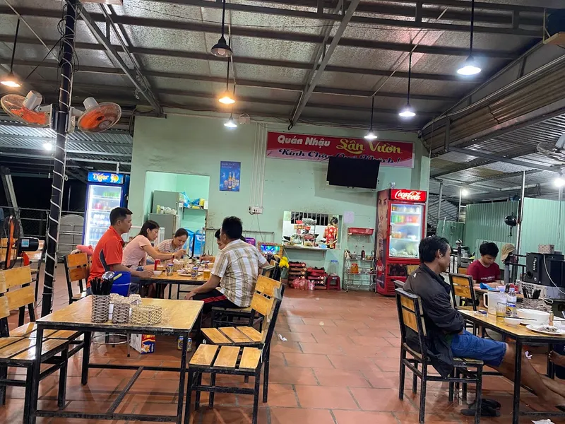 Quán nhậu Sân Vườn