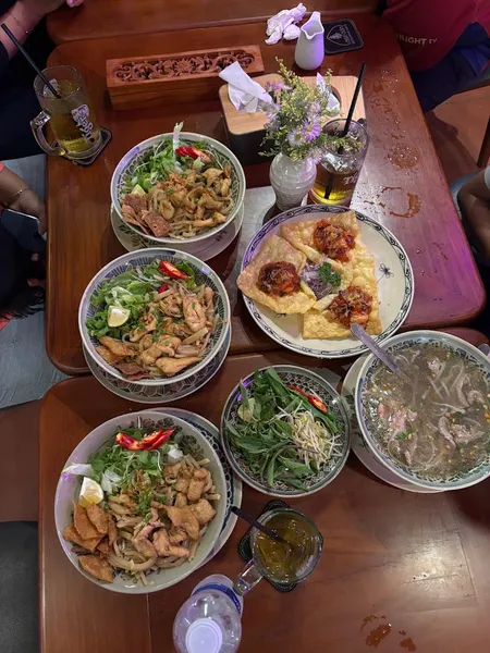 Chăm Chăm Hội An - Vietnamese Cuisine & Signature Food
