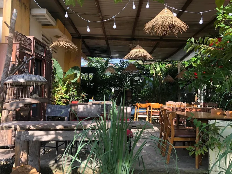 Nhà Hàng - Bar Vina Ngon
