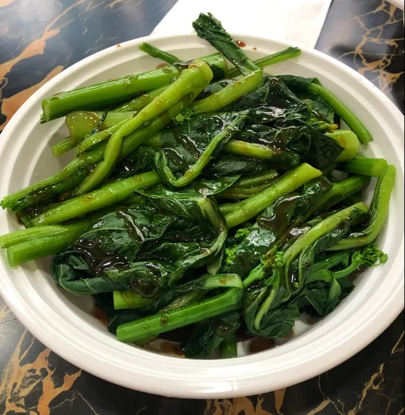 Dining ambiance of restaurant Mei Lai Wah | Wonton Noodle Garden 1