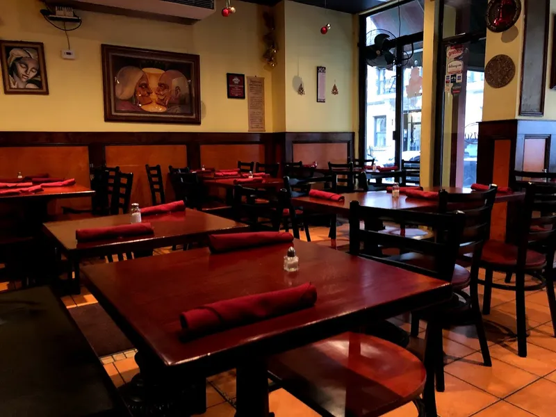 Dining ambiance of restaurant El Paso Taqueria 3