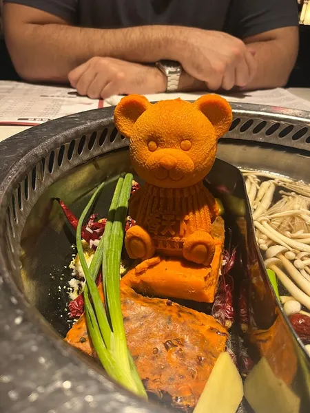 Dining ambiance of restaurant Flushing Xiang Hotpot & BBQ - 法拉盛香天下 火锅 烤肉 2