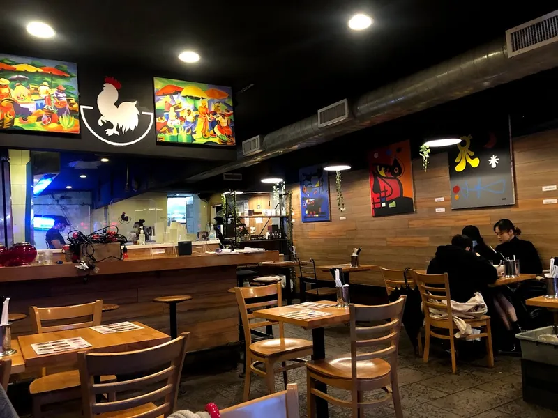 Dining ambiance of restaurant Totto Ramen Hell's Kitchen 3
